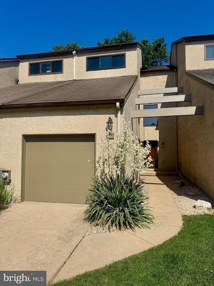 17 Falcon Ct, Wilmington, DE 19808