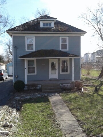 4913 Barnard Mill Rd, Ringwood, IL 60072