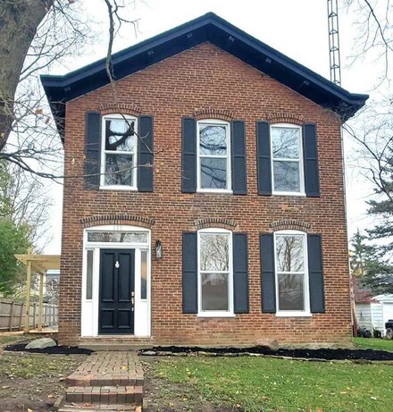 111 W Plum St, Centerville, IN 47330