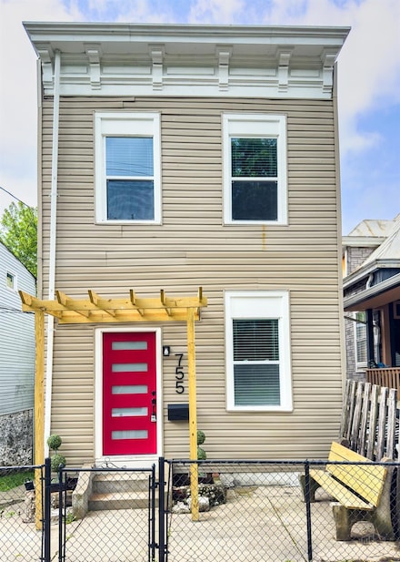 755 Sedam St, Cincinnati, OH 45204