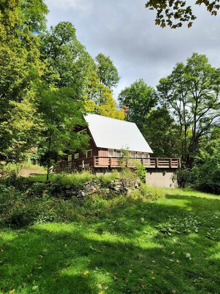 1352 Stage Rd, Guilford, VT 05301