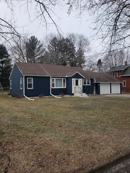 725 9th St SW, Pine City, MN 55063