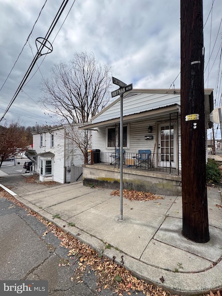 8 N Hoffman Blvd, Ashland, PA 17921