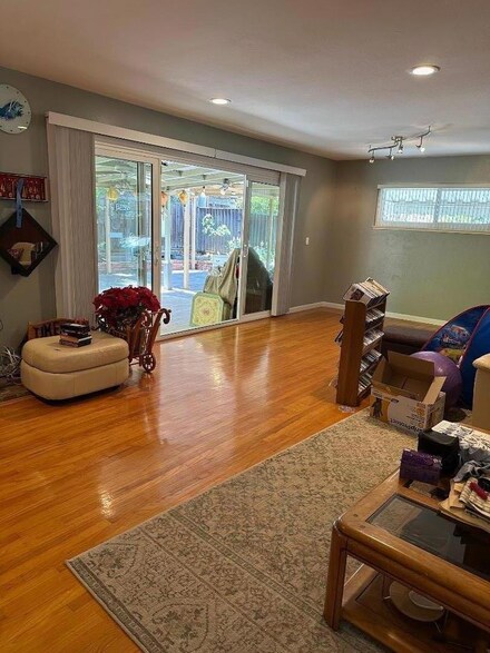1014 W Homestead Rd, Sunnyvale, CA 94087