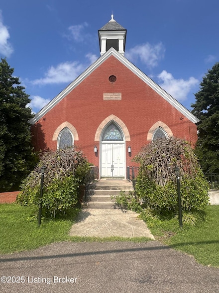 9801 Cooper Church Dr, Louisville, KY 40229