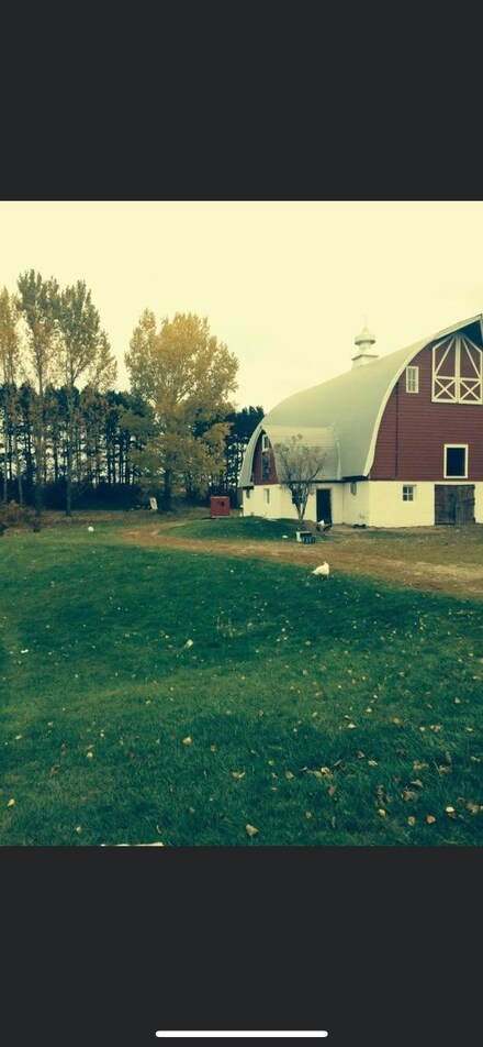 35101 Hastings St NE, Cambridge, MN 55008
