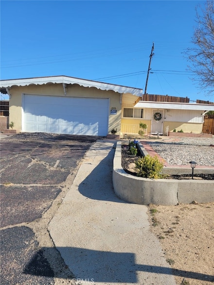 16824 Crestview Dr, Victorville, CA 92395
