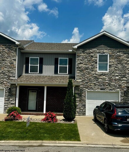 230 N Mimosa Ln, Bridgeport, WV 26330