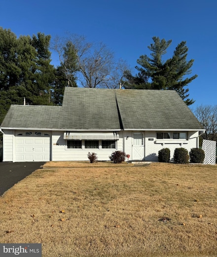 118 Vermont Ln, Levittown, PA 19054