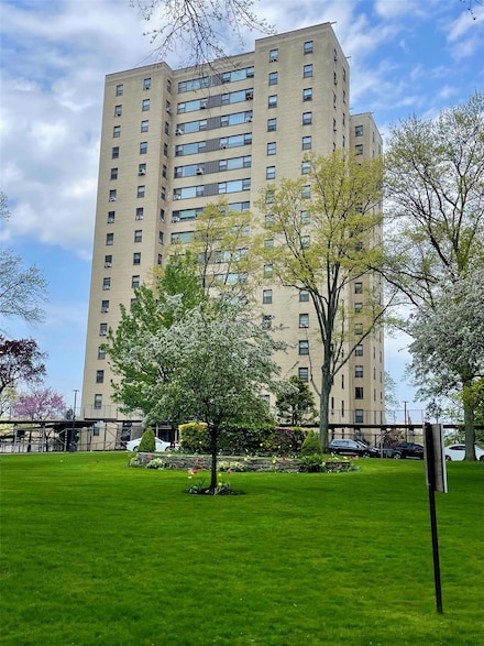 4 Fordham Hill Oval Unit 8G, Bronx, NY 10468
