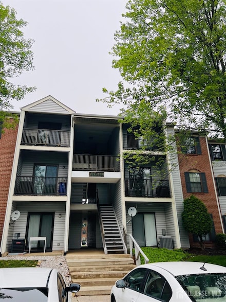 285 Hampshire Ct, Piscataway, NJ 08854