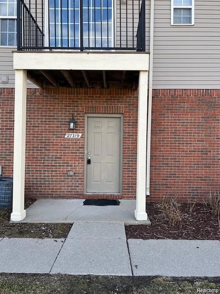 27319 Hidden Oaks Dr Unit 67, Trenton, MI 48183