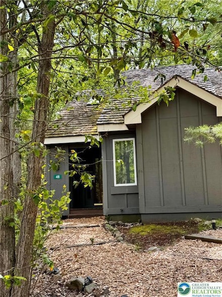 48 Telstar, Lake Harmony, PA 18624