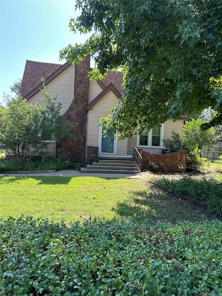 4320 N Grove Ave, Warr Acres, OK 73122