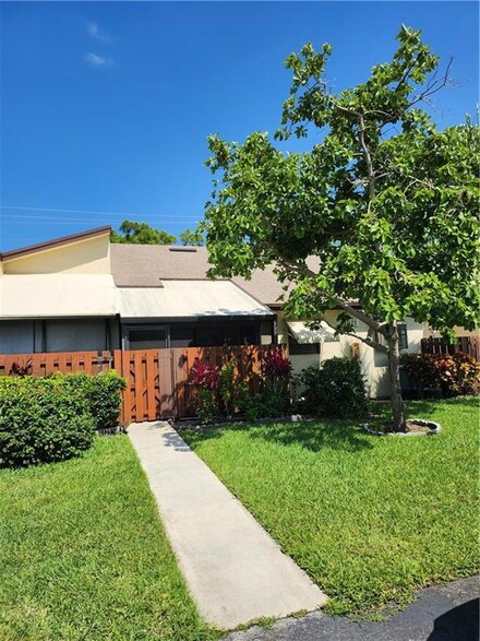 5021 Nesting Way Unit B, Delray Beach, FL 33484