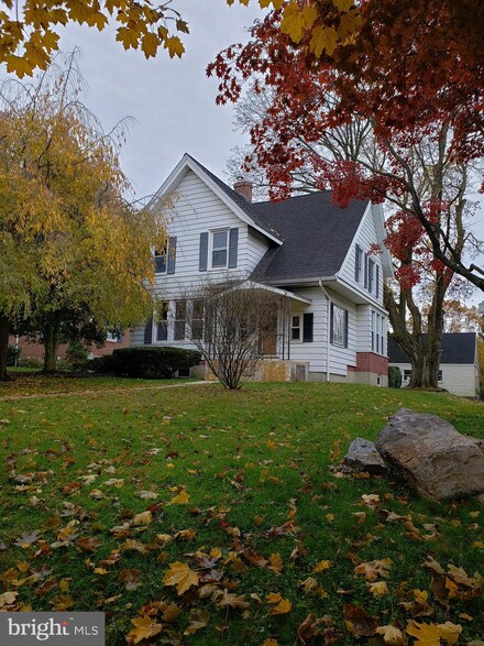 252 E Areba Ave, Hershey, PA 17033