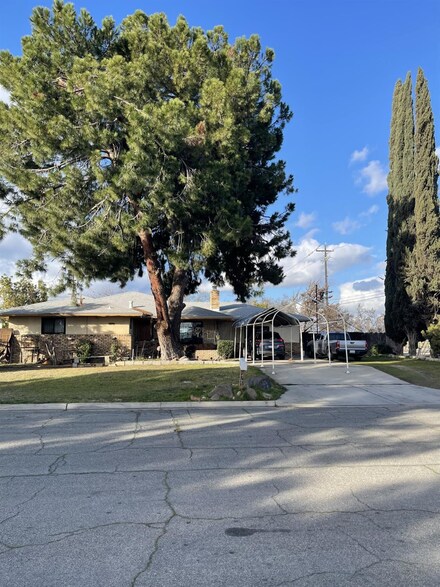4785 E Fountain Way, Fresno, CA 93726