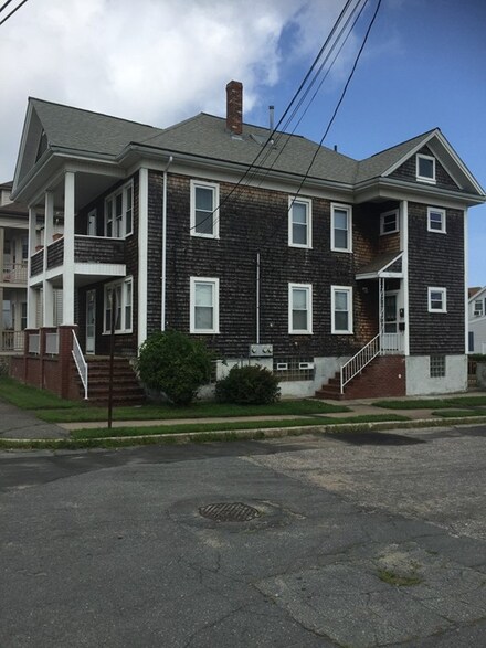 340 Hemlock St, South Dartmouth, MA 02748