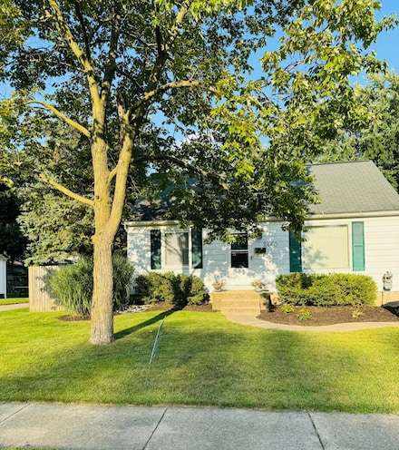 2460 Glenbrook Ave SW, Wyoming, MI 49519