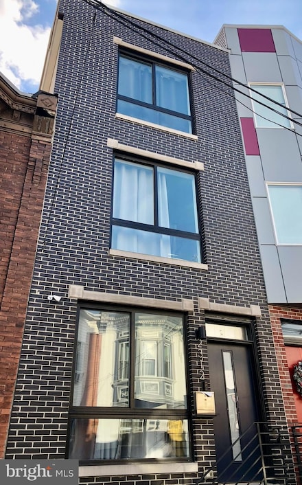 2312 Pierce St, Philadelphia, PA 19145