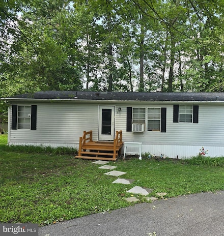 27 Navaho Ln, Honey Brook, PA 19344