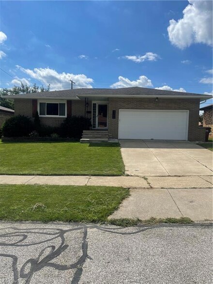 3161 Woodlawn Dr, Cleveland, OH 44134