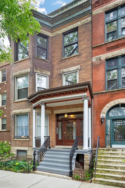 2230 N Kenmore Ave Unit 2, Chicago, IL 60614