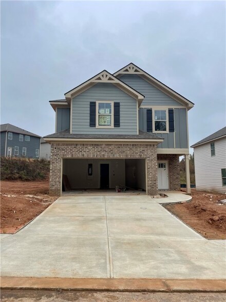 830 Lismore Dr, Opelika, AL 36804
