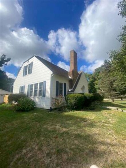 275 W College St, Hagerstown, IN 47346