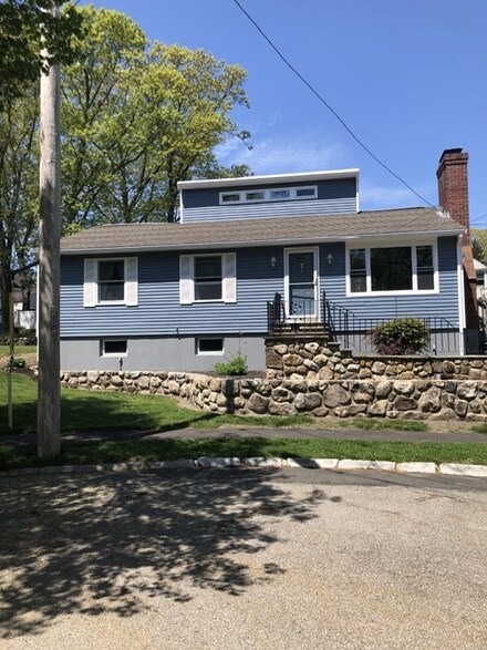 7 Debra Ln, Lynn, MA 01905