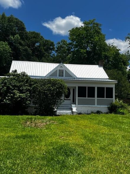 204 N Davis St, Columbia, AL 36319