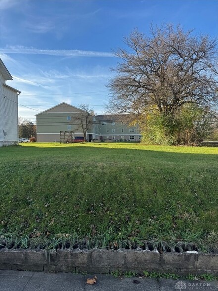 417 W Johnny Lytle Ave, Springfield, OH 45506
