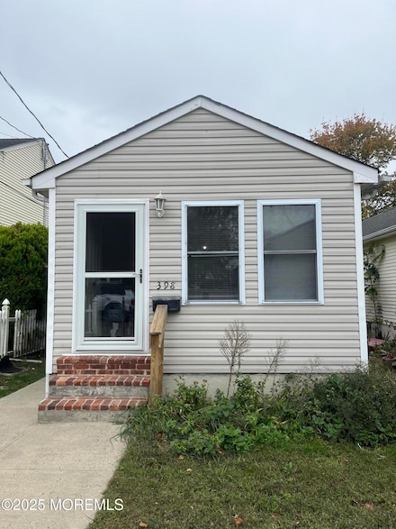 398 Monmouth Ave, Leonardo, NJ 07737