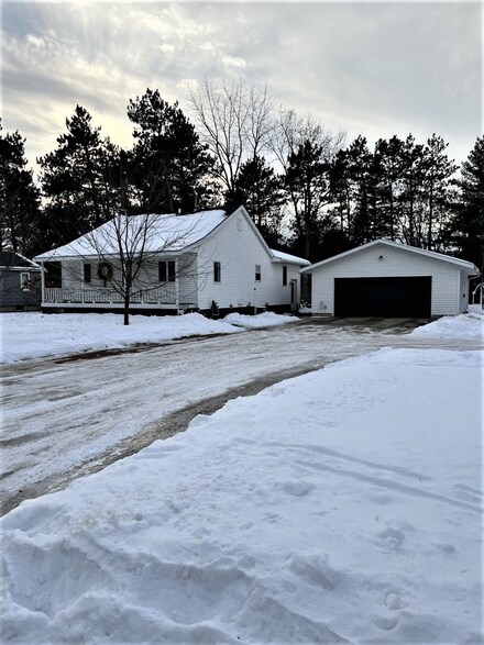 1927 School St, Stevens Point, WI 54481