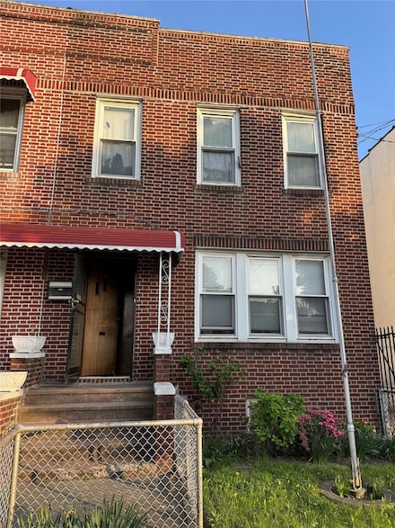 2886 Randall Ave, Bronx, NY 10465