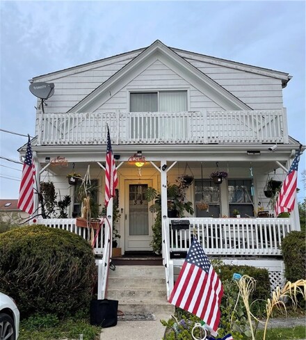 34 Linden Ave, Cranston, RI 02910