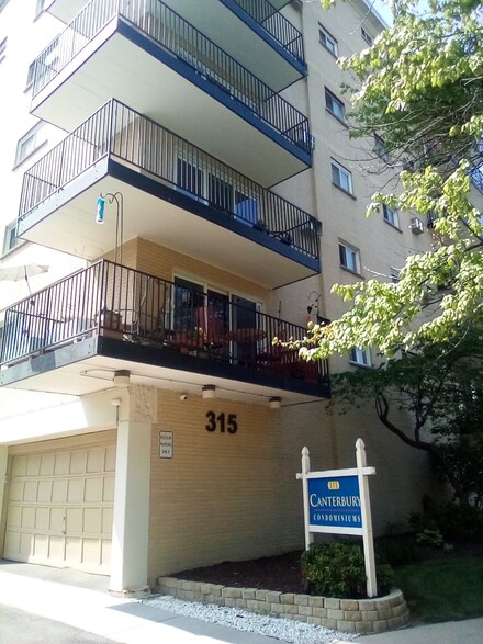 315 Des Plaines Ave Unit 202, Forest Park, IL 60130