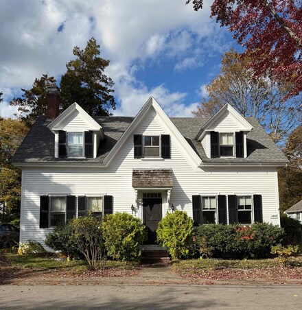 17 Oliver St, New Castle, NH 03854