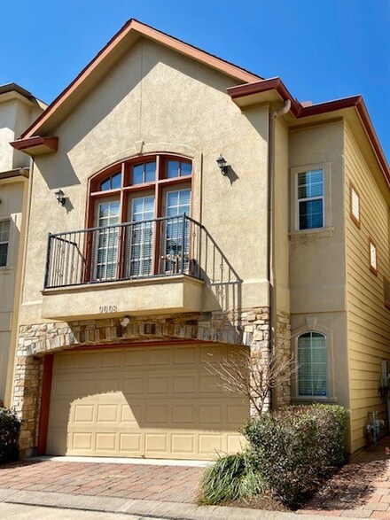 9008 Bayview Cove Dr, Houston, TX 77054