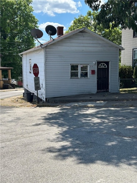 66 Coolspring St, Uniontown, PA 15401