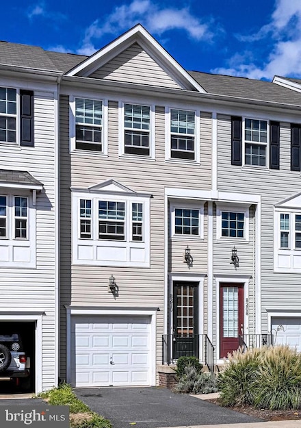 8210 Heritage Crossing Ct, Manassas, VA 20109