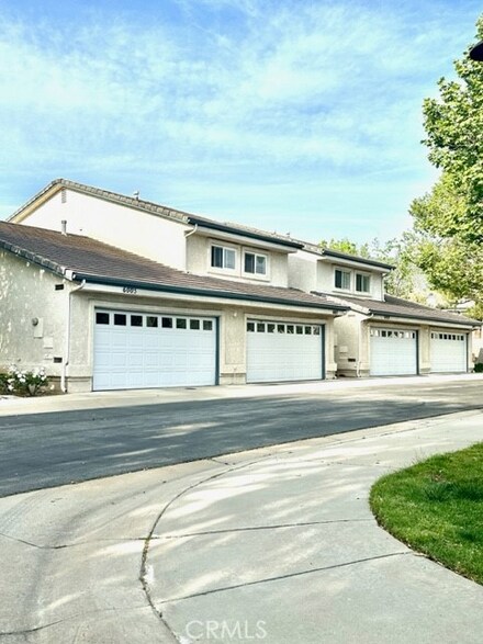 6017 Oldenberg Way, Simi Valley, CA 93063