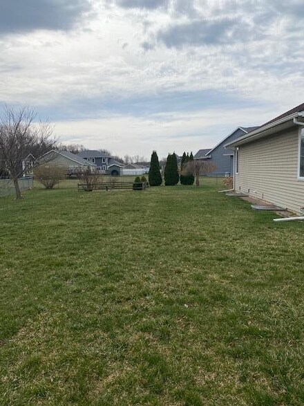 903 Bardeen Ct, Otsego, MI 49078