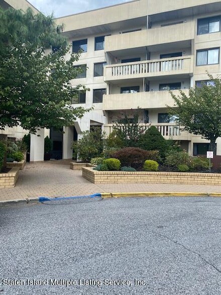 11 Windham Loop Unit 1KK, Staten Island, NY 10314