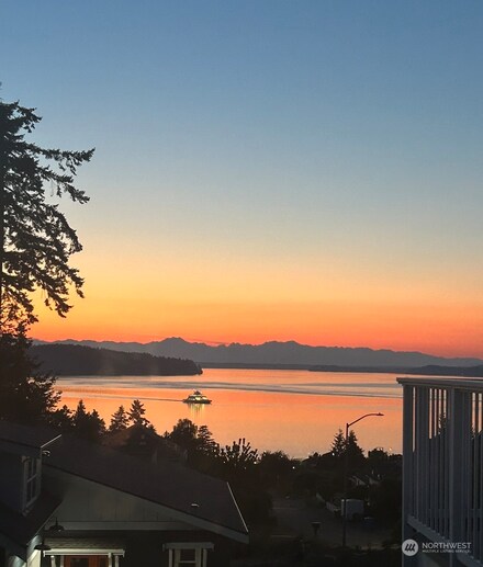 1215 Sequalish St, Steilacoom, WA 98388