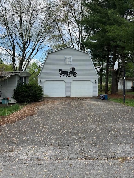 4680 S Clark Rd, Scottsburg, IN 47170