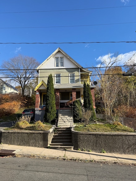 36 Vine St, Waterbury, CT 06704