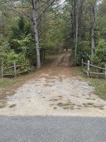 646 Brush Creek Rd, Lawrenceburg, TN 38464