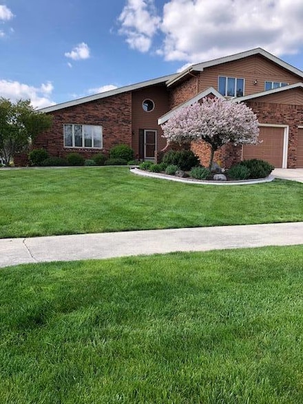 304 Saint Dunstan Dr, Schererville, IN 46375