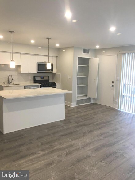 7541 Spring Lake Dr Unit D1, Bethesda, MD 20817